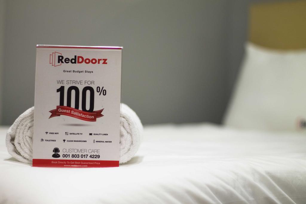 Reddoorz Plus Near Riau Street Bandung Exteriér fotografie
