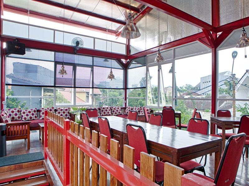 Reddoorz Plus Near Riau Street Bandung Exteriér fotografie
