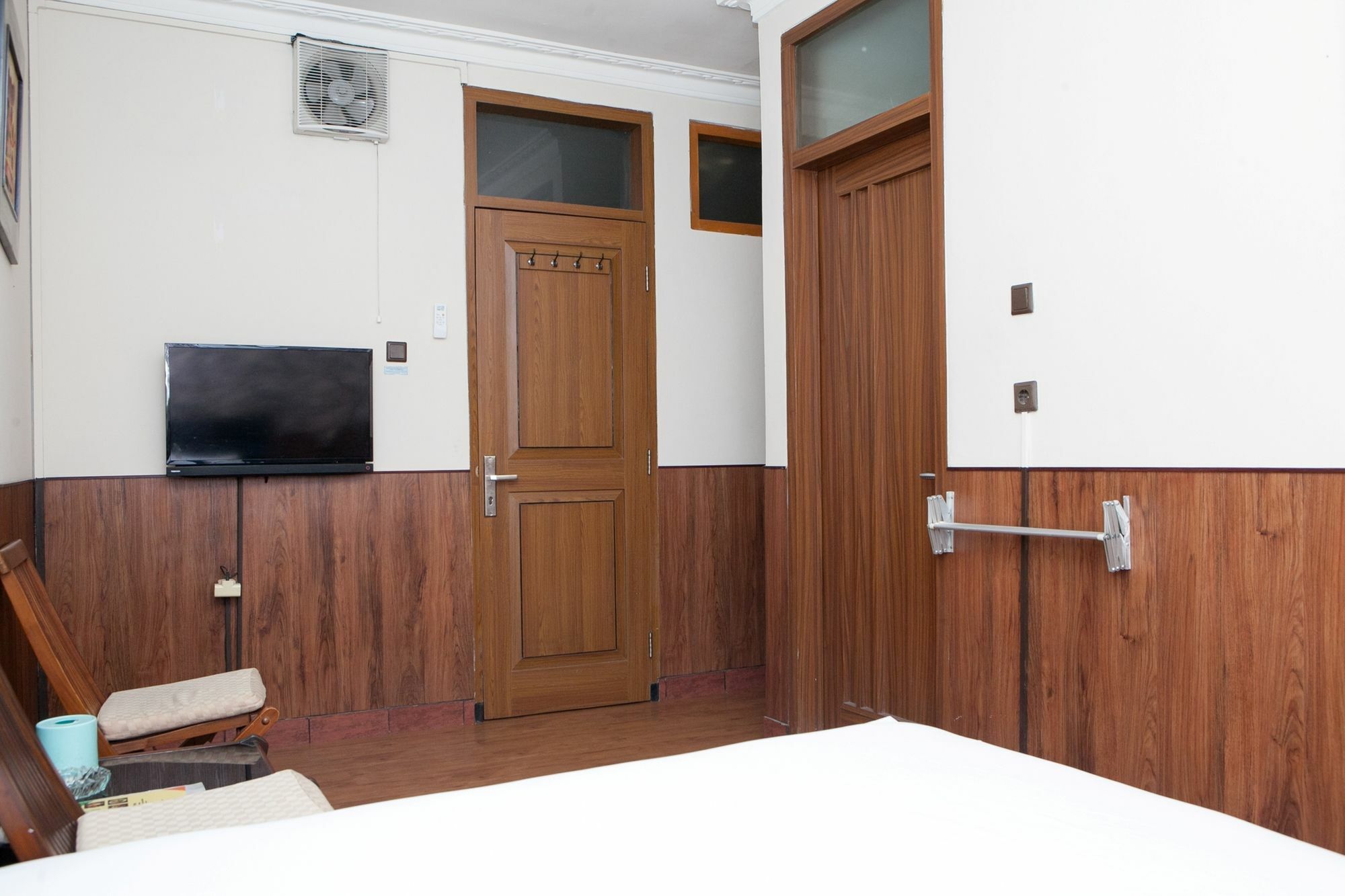 Reddoorz Plus Near Riau Street Bandung Exteriér fotografie